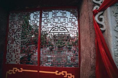 Red and Gold Lattice Screen, Hoi An, Vietnam