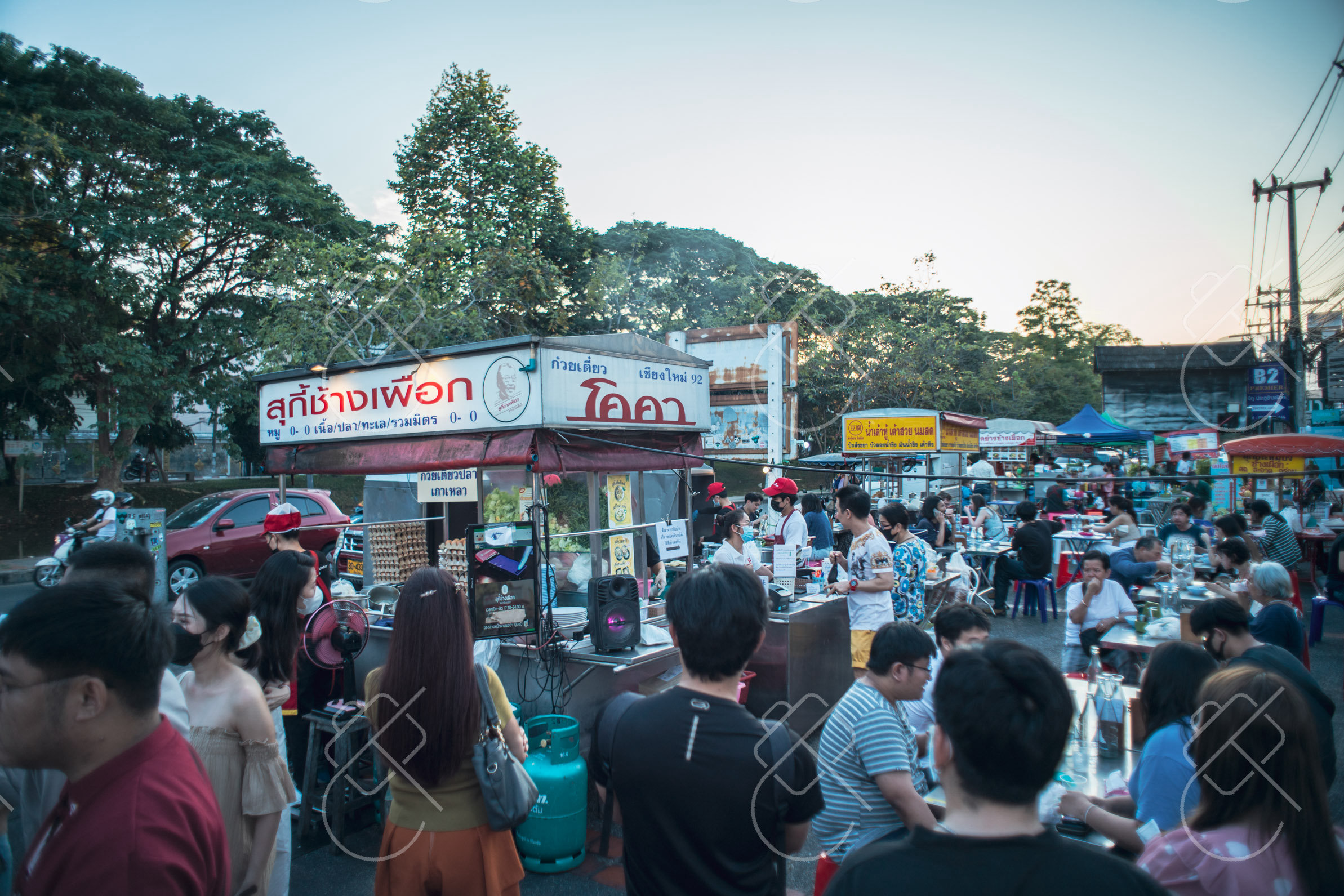 The evening crowd at a Chiang Mai market in late December 2022