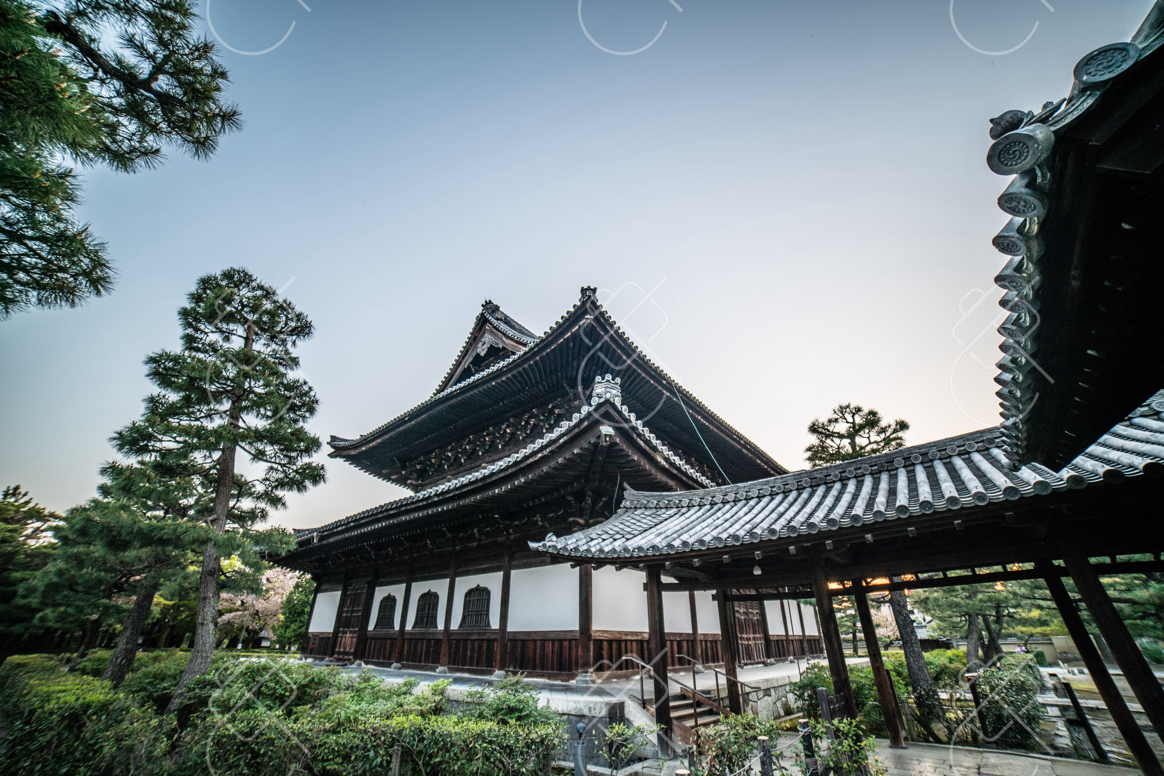 Joya no Kane 2026 in Kyoto: Which Temples Let You Ring the New Year's Eve Bell