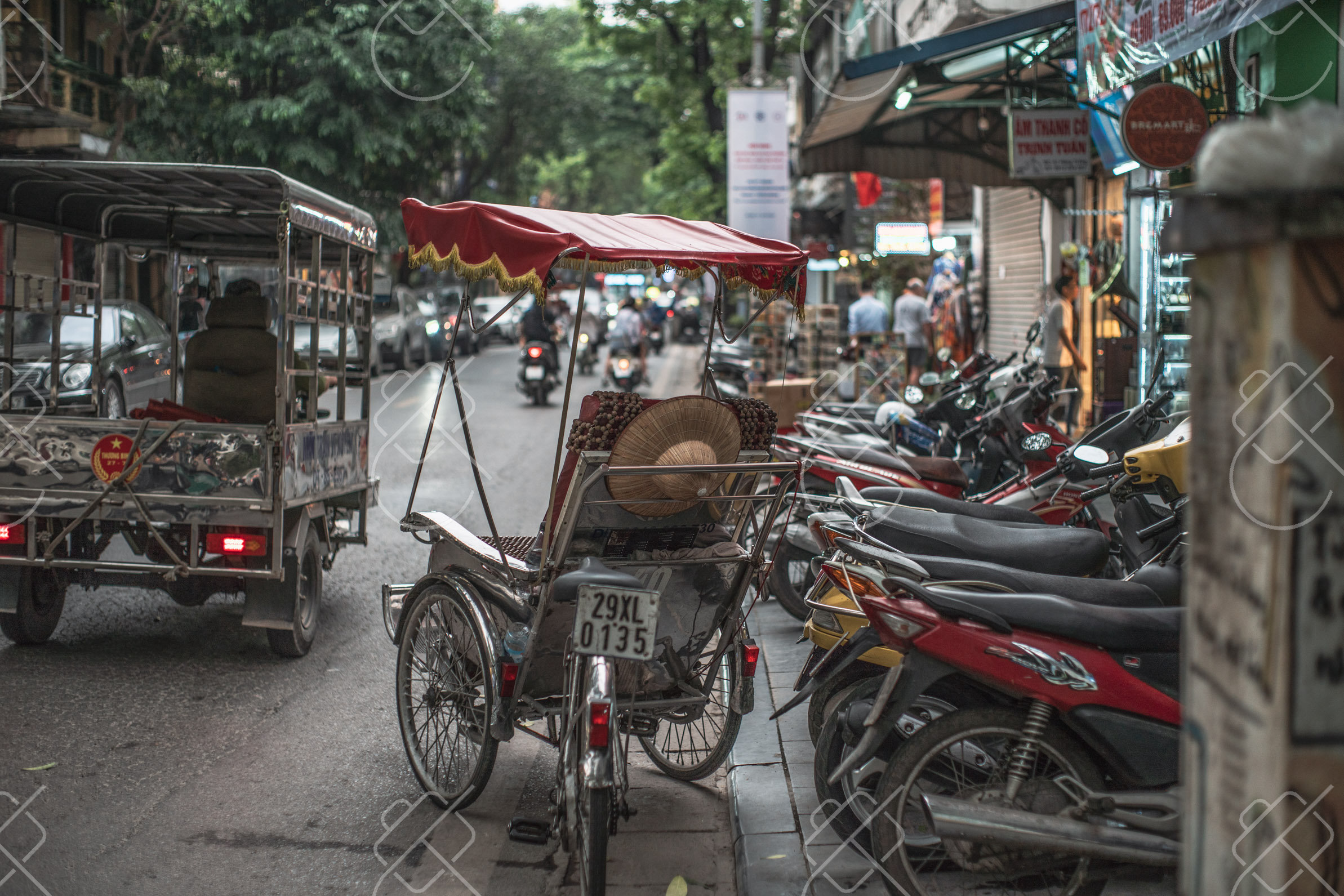 What to Buy at a Vietnamese Market and Supermarket